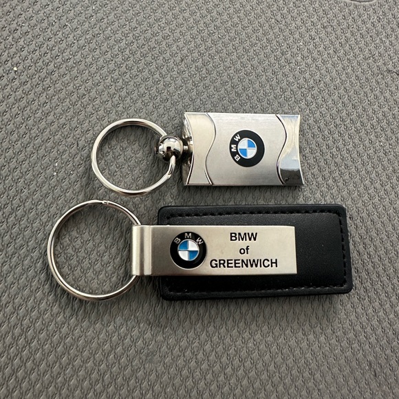 2 BMW KEY CHAINS - Picture 2 of 2